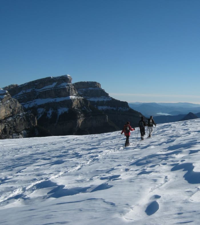 Raquettes dans les Pyrénées, au pied du Mont-Perdu