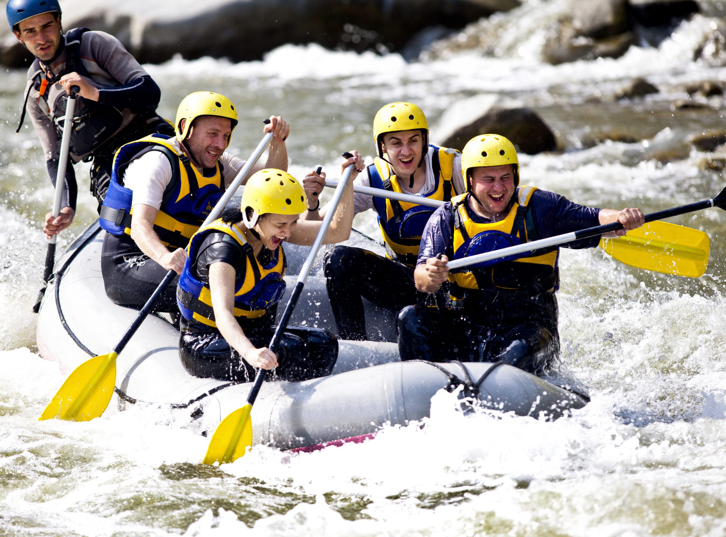 Rafting i brusende vand og multisport – Happy summer – relateret UCPA rejse