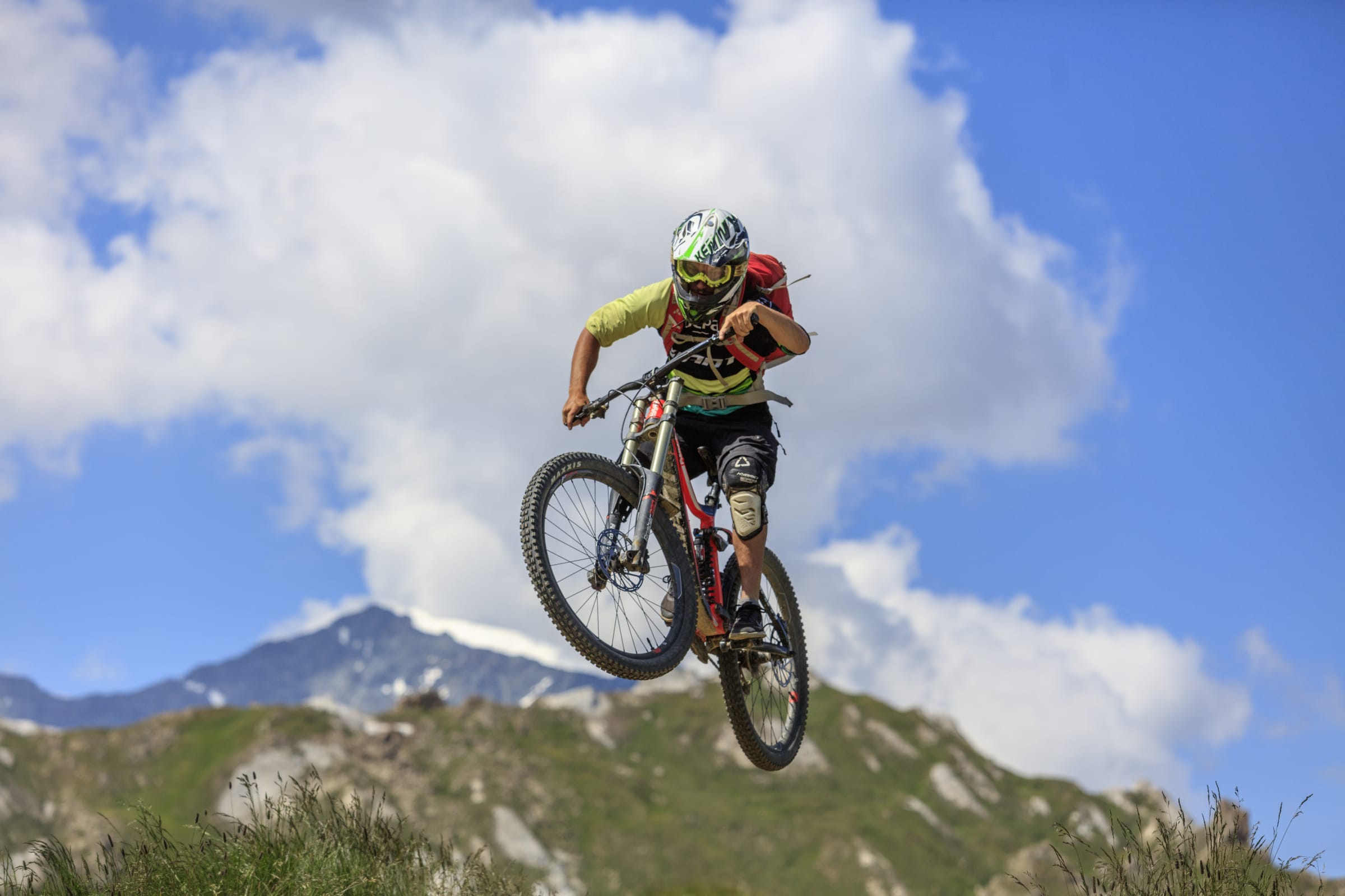 Downhill mountainbike Serre Che Evasion ekspert – relateret UCPA rejse