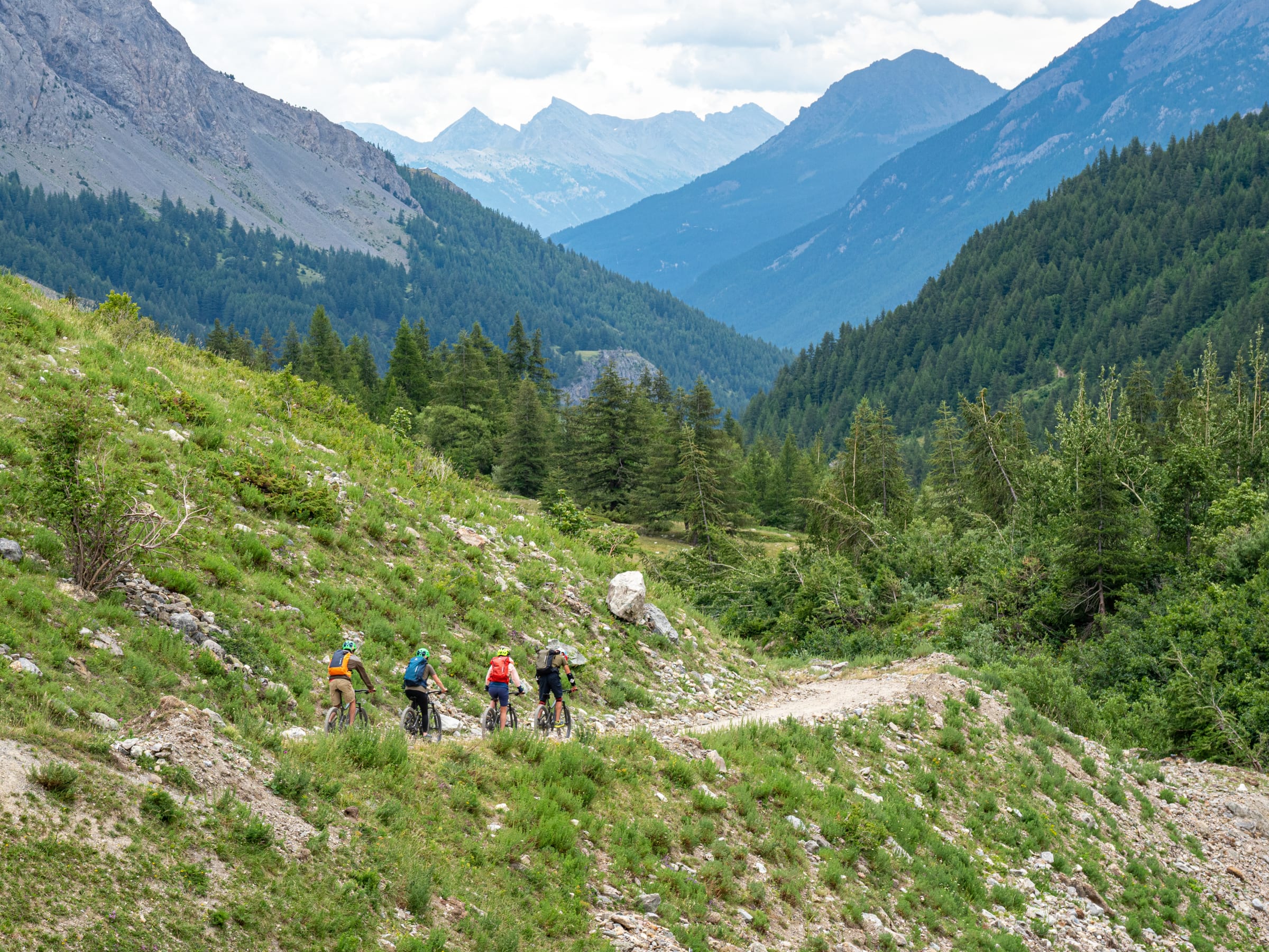 Enduro MTB træningslejr Serre Che – relateret UCPA rejse