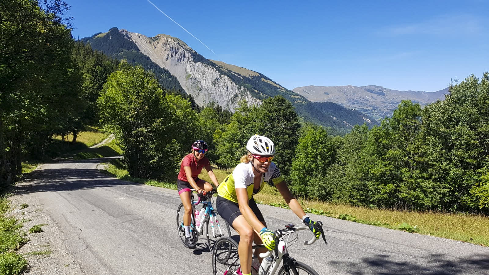 Oisans smukkeste bjergpas, Mål Alpe d'Huez – relateret UCPA rejse